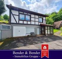 Kleines Einfamilien-Ferienhaus mit Nebengebäude in absolut ruhiger Höhenlage von Morsbach!