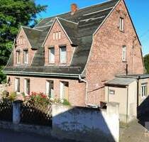 Zweifamilienhaus mit viel Potenzial und großem Grundstück mit zahlreichen Möglichkeiten. - Merseburg Beuna