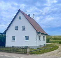 1157 qm großes Grundstück. Sanierungsbedürftige Einfamilienhaus mit Einliegerwohnung in ruhiger Lage - Ichenhausen Autenried