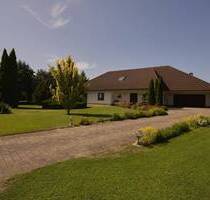 Großzügiges Einfamilienhaus auf traumhaft schönem Grundstück - Treuenbrietzen