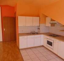Röpke + Partner Immobilien: Attraktives Dachgeschoss in Niefern-Öschelbronn