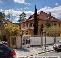 beziehbare 4-Zi.Whg. mit Carport-Stellplatz, Balkon, Holzböden, Wintergarten, sep. Küche, AK und Bad mit BW+DU+FE in ruhiger Hanglage, 01326 Dresden