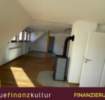 Geräumige 4-Zimmer-Wohnung mit Büro, Balkon und Dachgeschossraum - Römerstein Zainingen