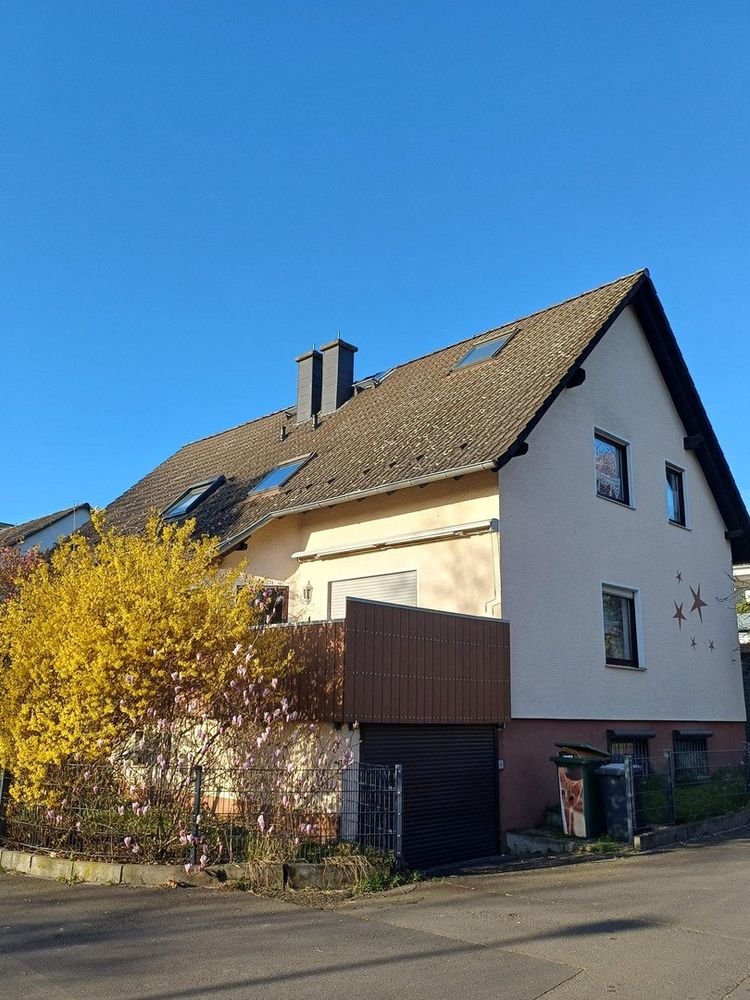 Neues Zuhause - 1.350,00 EUR Kaltmiete, ca.  100,00 m² in Nidderau (PLZ: 61130) Heldenbergen