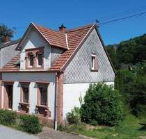 Mittelbrunn - Sanierungsbedürftiges Einfamilienhaus mit großem Grundstück