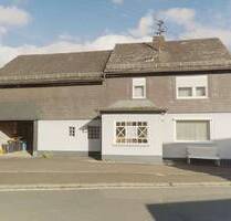 Viel Platz zum Wohnen und Gestalten - Einfamilienhaus mit Scheune und Ausbaureserven - Haiger Fellerdilln