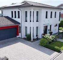 Elegantes Wohnen zwischen Natur und Stadt - Haus mit Pool und Panoramablick - Hengersberg b Deggendorf