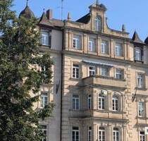 Jetzt zieht Sonne ein! Wunderbare 4-Zi. Altbauwohnung mit bester Citylage! - Nürnberg