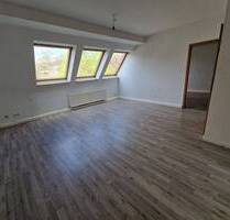 So gemütlich - schöne 2-Zimmer-Wohnung im Dachgeschoss, 1 Nettokaltmiete frei (2. Monat) - Gelsenkirchen Horst