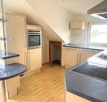 Helle 4-Zimmer-Wohnung im DG mit Balkon, EBK und Kellerraum - Weisendorf