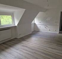 Gemütliche 2-Zimmer Dachgeschosswohnung *frisch renoviert* - Duisburg Obermeiderich