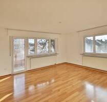 Schöne, helle und sehr gepflegte Wohnung mit großem Balkon - Ludwigsburg Ost