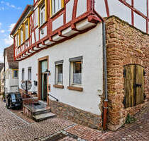 **Denkmalgeschütztes Stadthaus - vielseitig nutzbar - in attraktiver Innenstadtlage von Gelnhausen**