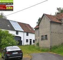 Wohnhaus mit Scheune und großem Nebengebäude - Immerath