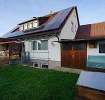 Geräumiges Wohnhaus mit Garage - 580.000,00 EUR Kaufpreis, ca.  157,00 m² Wohnfläche in Dettingen an der Erms (PLZ: 72581)