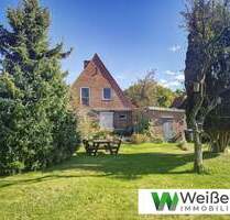 Ruhige Sackgassenlage, in unmittelbarer Nähe der großen Tonkuhle Einfamilienhaus auf großzügigem Grundstück mit altem Baumbestand - Itzehoe