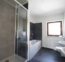 frisch renoviertes Reihenmittelhaus mit 2 Stellplätzen und Garten in ruhiger Lage - Leuna Zöschen