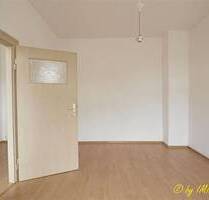 Moderne, attraktive Einbauküche und tolles Duschbad erwarten Sie! - Frankenberg