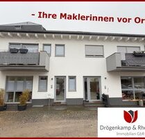 Attraktives Immobilien-PAKET - Vollvermietet - 2 Reihenhäuser - 2 Wohnungen - Garage - 4 Stellplätze - Gewerbehalle - Solingen Solingen-Mitte