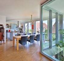 Exklusives Haus mit Einliegerwohnung, Wintergarten und moderner Energietechnik - Waldenbuch