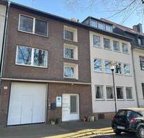 Mehrfamilienhaus mit Büroeinheit und Halle - Krefeld