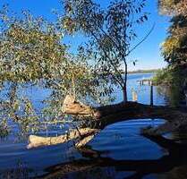Baugrundstück mit Zugang zum Motzener See mit Steg sowie massivem Bungalow - Mittenwalde