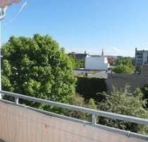 Ab August 2025: Freundliche 3-Zimmer-Wohnung mit schönem Balkon (Hofseite), Laminat & Einbauküche - Chemnitz Sonnenberg 211