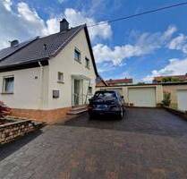 Gemütliche Immobilie mit Garten und 2 Garagen in ruhige Lage 66539 NeunkirchenFurpach