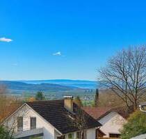 Großzügiges Einfamilienhaus mit großem Gartengrundstück in sonniger und ruhiger Höhenlage - Salem-Oberstenweiler