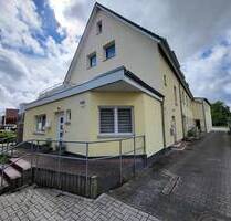 Modernisiertes Mehrfamilienhaus mit 8 Wohnungen und Garagen (Faktor 15,84) in 23611 Bad Schwartau