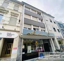 2 Gewerbe & 4 Wohneinheiten zum Faktor 15,6 (D)EIN Wohn- und Geschäftshaus am Schillerplatz - Mönchengladbach / Gladbach Stadtmitte