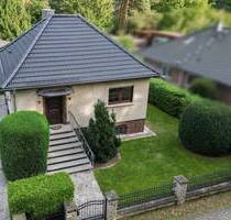 Charmanter, bezugsfreier Bungalow mit Ausbaupotenzial im Dachgeschoss und großem Garten in Falkensee
