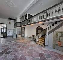 Historisches Mehrfamilienhaus (Bürgerhaus) mit Seitenflügel und Hinterhaus - Lübeck / Innenstadt