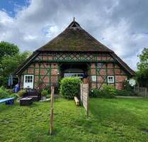 Historisches Fachwerkhaus mit Reetdach (4 WE+Carport) auf 4.681 m² Grundstück in 19217 Thandorf