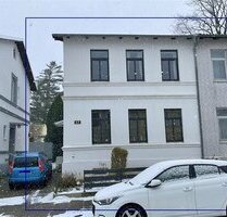 Gepflegtes 5 Zimmer Stadthaus (ca. 140,00 m²), mit Terrasse und Grundstücksanteil in HH Wilstorf - Hamburg