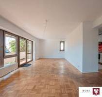 Charmante Erdgeschosswohnung mit großem Südbalkon, direktem Gartenzugang und Garage in Korb