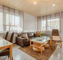 Großzügige 4-Zimmer-Wohnung mit Balkon, Garage, Parkplatz, EBK und Hobbyraum. - Neckartenzlingen