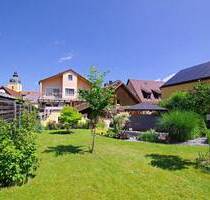 Zentral | Modern | Geräumig Charmantes Zweifamilienhaus mit Traumgarten - Beratzhausen