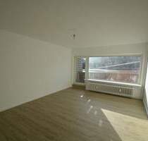Renovierte 2-Zimmer-Wohnung mit Balkon - Hamburg Sasel