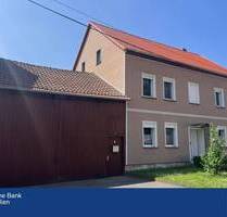 Zweifamilienhaus mit großzügigem Grundstück und moderner Technik - Urleben