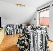 Charmante lichtdurchflutete DG-Wohnung mit offener Wohnküche und Balkon in einem Mehrfamilienhaus. - Heilbronn Neckargartach - Nord