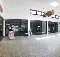 **GROßZÜGIGE LADENFLÄCHE IN DER PASSAGE AM STADION IN LICHTENSTEIN****