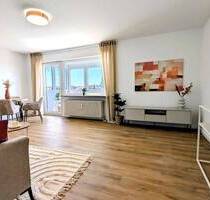 sofort frei: gemütliche 2-Zi-Wohnung mit Wintergarten, Stellplatz und Einbauküche - Leonberg Eltingen