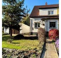 Ihr neues Zuhause! Traumhafte Lage, Doppelhaushälfte, 530 m² Grundstück, Garage und Nebengelass! - Meerane