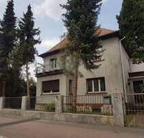Kaufen. Sanieren. Wohlfühlen! Großes Einfamilienhaus in Friedberg - Friedberg (Hessen)