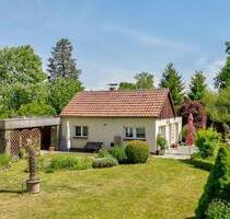 Idyllisches Wochenendhaus auf großem, sonnigem Baugrundstück in Neuenhagen - Neuenhagen bei Berlin