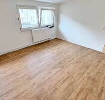 NEU SANIERTE schicke 2 ZW! Große Küche, in gepflegtem Haus - Offenbach am Main Fridrichsweiher