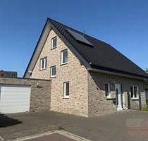 IMMOBILIEN GUMNIOR präsentiert: junges Einfamilienhaus mit großem Eigentumsgrundstück in Spelle-Varenrode