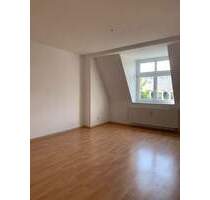 DG 3-Zimmer mit Balkon, Wanne, Abstellraum und Laminat in ruhiger Lage! EBK mgl. - Chemnitz Hilbersdorf