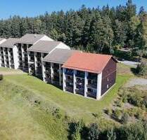 Zwei Wohnungen - ein Kauf: Flexibles Wohnkonzept mit Weitblick. - Regen